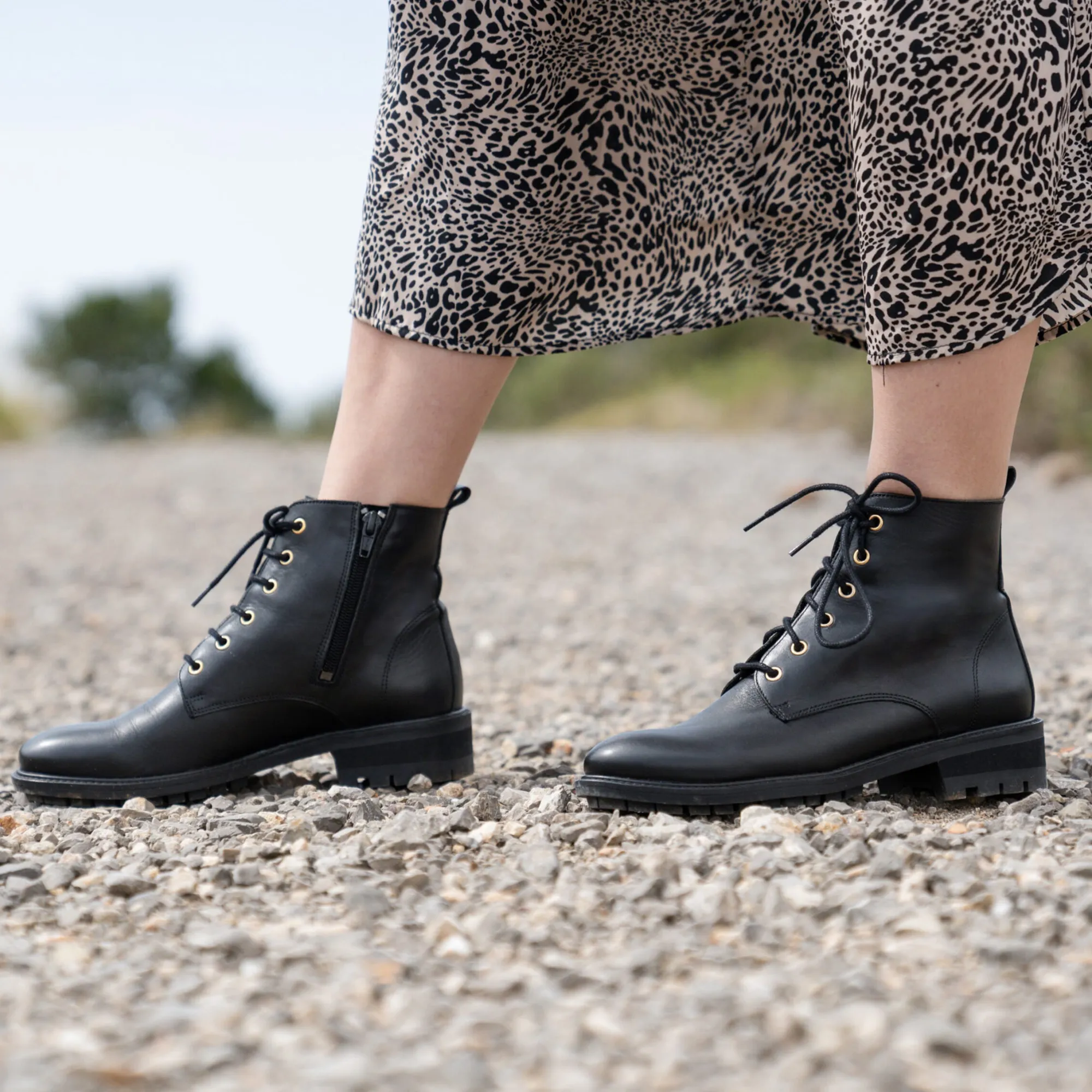Hot Bottines plates à lacet cuir Femme Bottines & Bottes