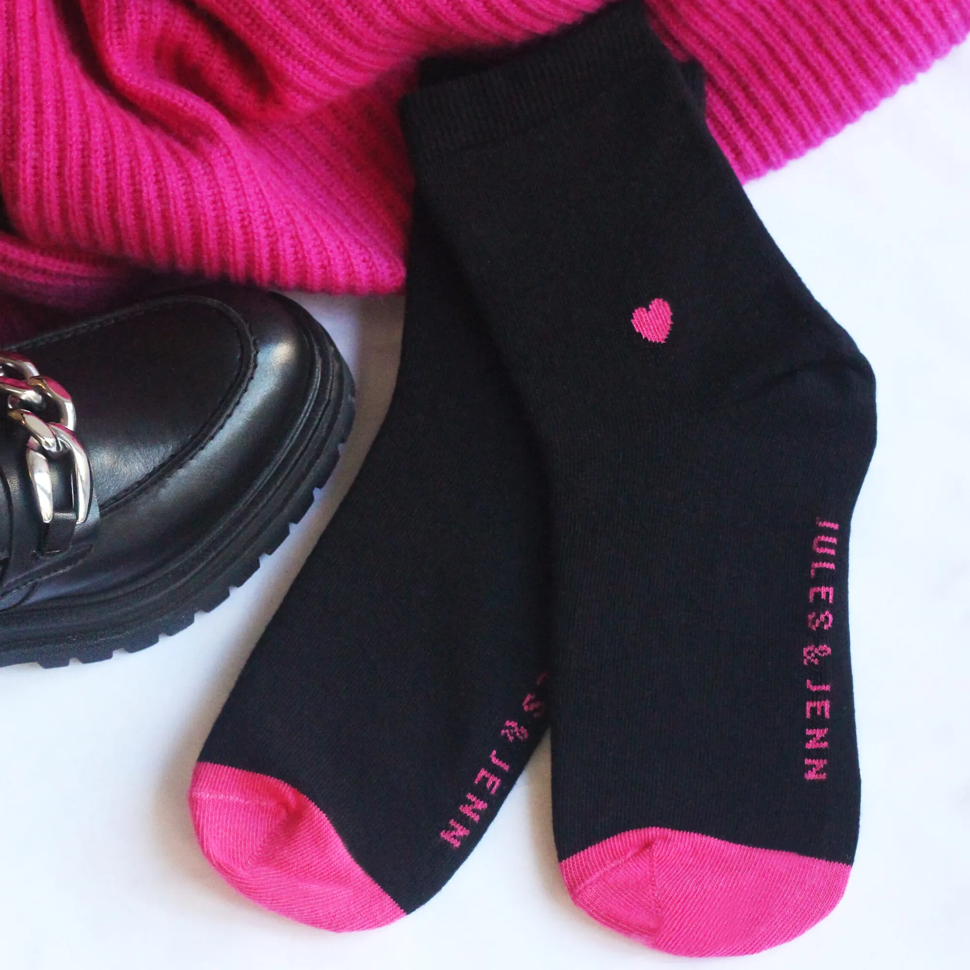 Sale Chaussettes cœur noir fushia Femme Chaussettes