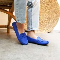 Shop Mocassins cuir grainé bleu royal Femme Mocassins & Derbies