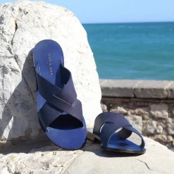 Sale Mules plates cuir bleu Femme Sandales