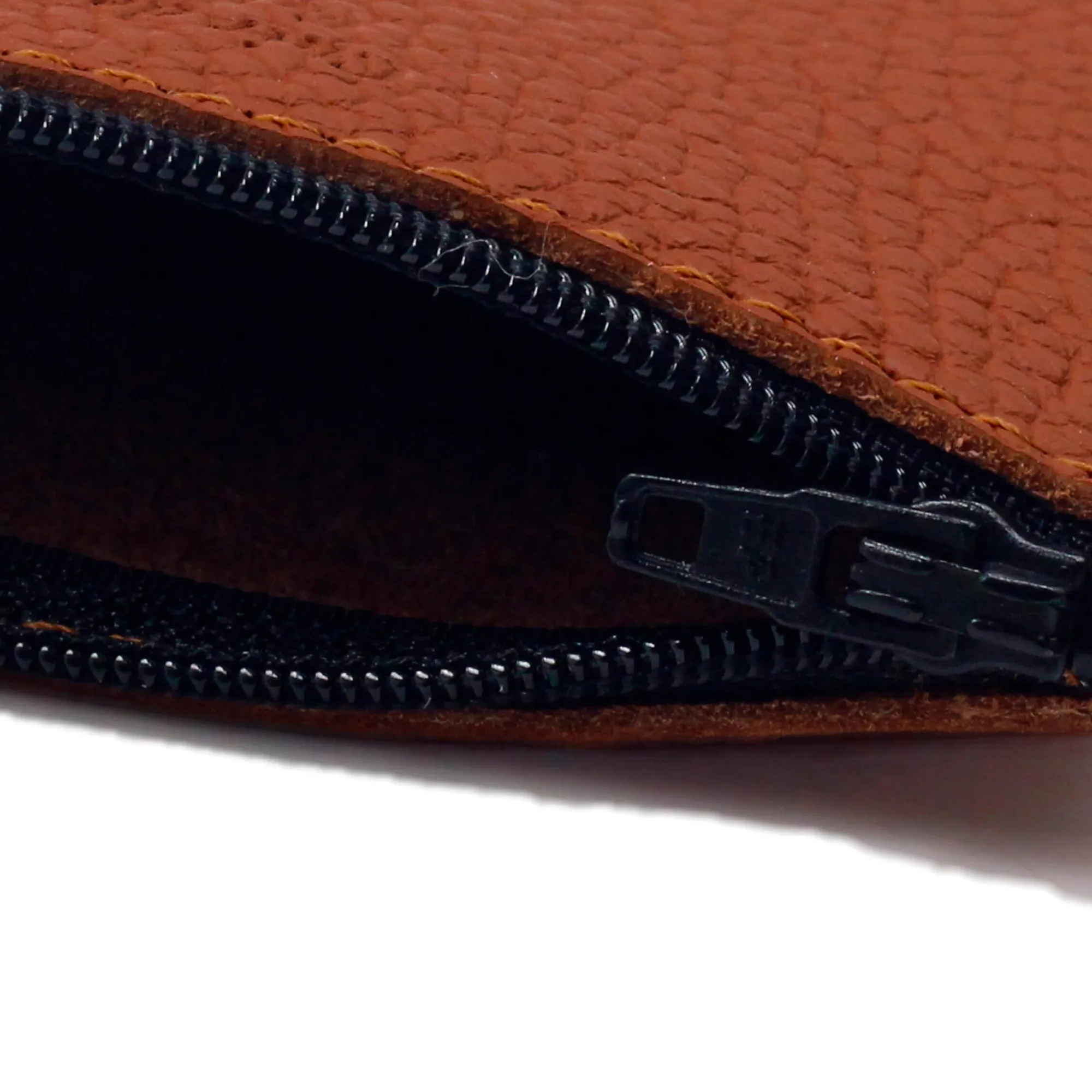 Sale Pochette cuir upcyclé - Petite Femme Dressing Recyclé|Pochettes