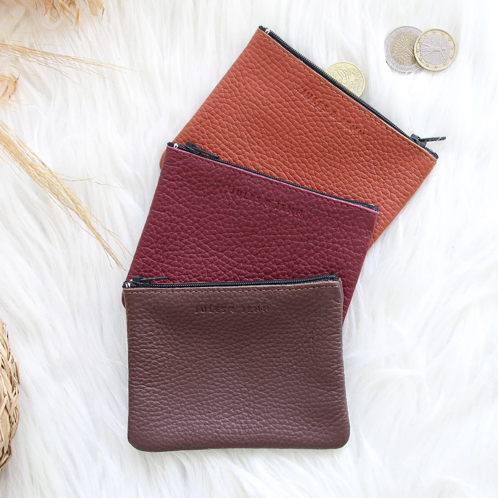 Shop Pochette cuir upcyclé - Petite Femme Dressing Recyclé|Pochettes