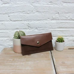 Cheap Pochette enveloppe cuir upcyclé Femme Pochettes|Petite Maroquinerie